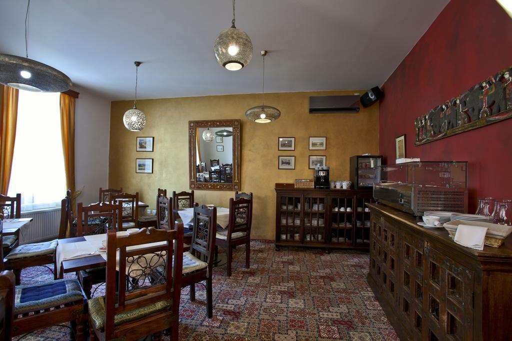 Hotel Tacl Holesov Exterior photo