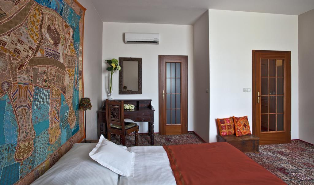 Hotel Tacl Holesov Exterior photo